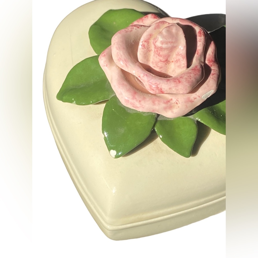 Rose Ceramic Heart Container - Picture 3 of 5